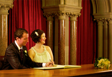 Boda civil.. Boda civil en un ayuntamiento. Helen y Andy. Boda civil.