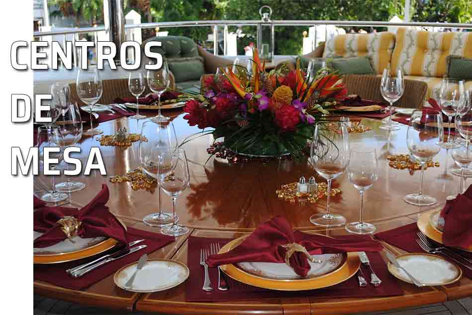 Los centros de mesa, elementos ornamentales para una comida. Decorar una mesa