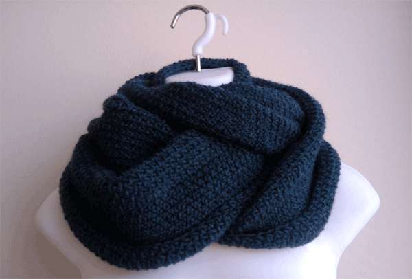 Moda mujer. Complemento de vestuario de alpaca.