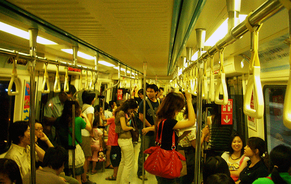 Metro.. Un vagón de metro de Taipei. Metro.