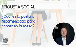 Sentarse a la mesa correctamente debe aprenderse desde pequeños