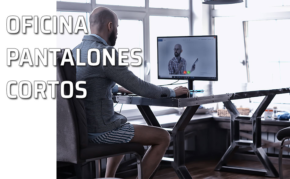Un hombre trabaja en su oficina sin pantalones