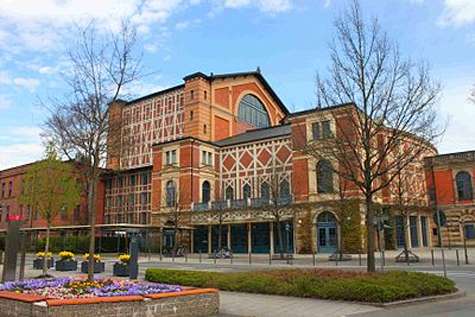 El Bayreuther Festspielhaus (Teatro del Festival de Bayreuth).