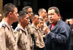 Aspirantes a Policía Nacional de Venezuela charlan con el Comandante Chávez.