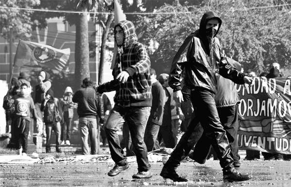 Manifestación Chile, cambios política social.