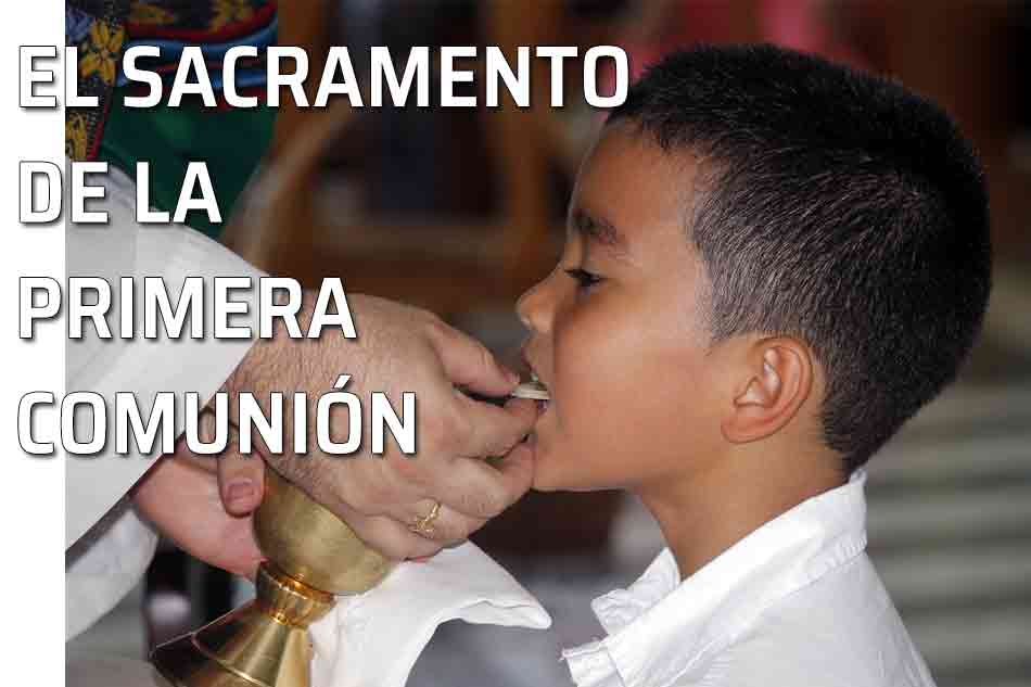 La Primera Comunión. Ceremonia, celebración y sacramento. Niño toma la primera comunión