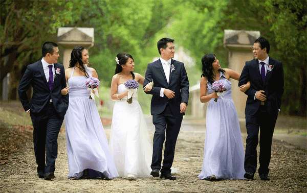 Novios en el día de su boda.