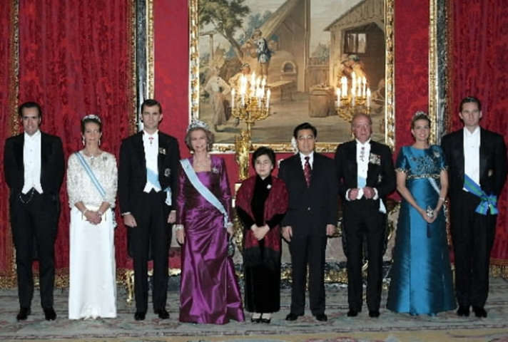 Cena de gala ofrecida por SS.MM. los Reyes en honor del Presidente de la República Popular China y Sra. de Hu Jintao