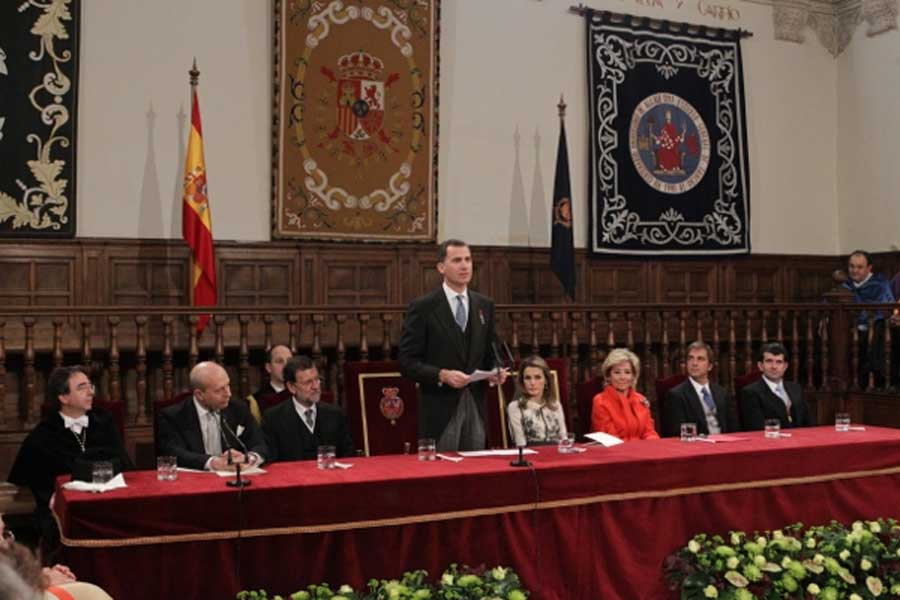 Sitio de honor. Entrega del Premio de Literatura en lengua castellana 'Miguel de Cervantes 2011' a D. Nicanor Parra