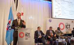 Cómo superar el miedo a hablar en público. WTIS 2014 - Ministerial roundtable: the post 2015 development agenda...