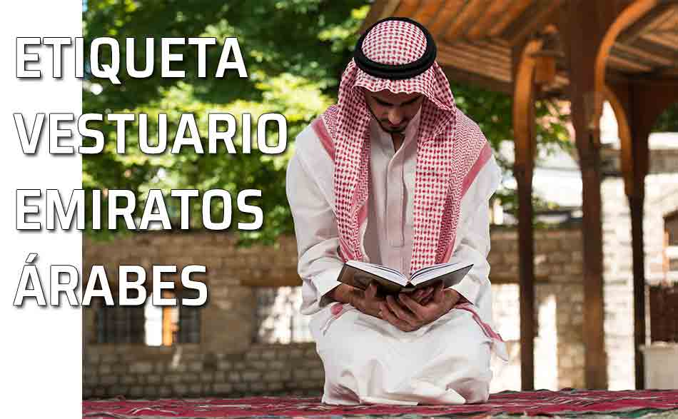 Un hombre con vestuario típico de Emiratos Árabes