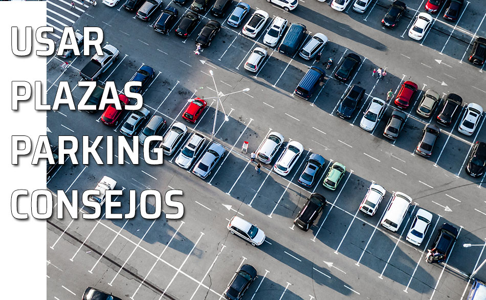 Parking público llenos de coches. Aparcamiento público con muchos autos