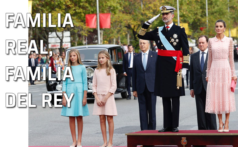Sus Majestades los Reyes y sus hijas, la Princesa de Asturias y la Infanda Doña Sofía, durante los Honores recibidos en la Plaza de Lima