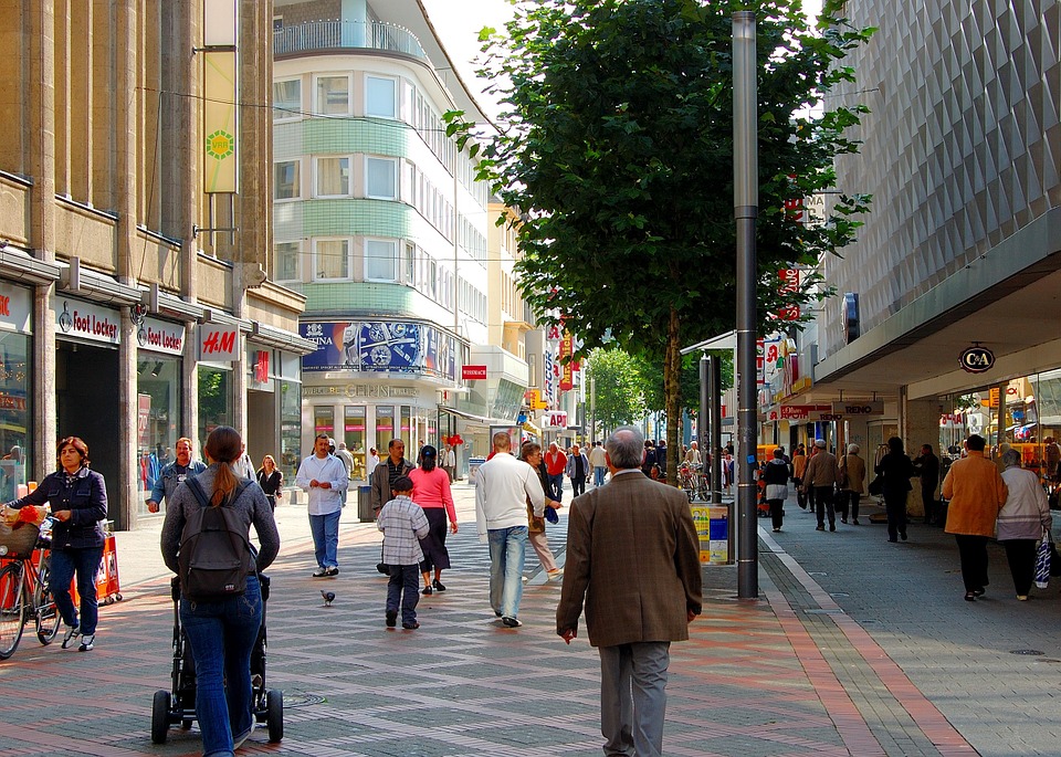 Calle comercial - Ceder el paso