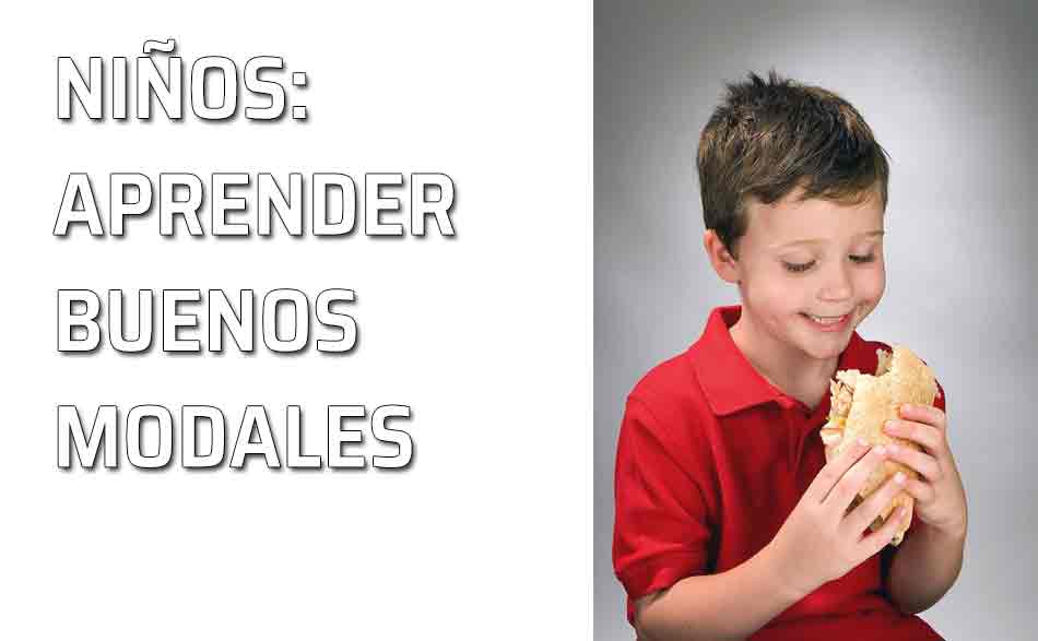 Niño con bocadillo. Los niños y los buenos modales antes de sentarse a la mesa