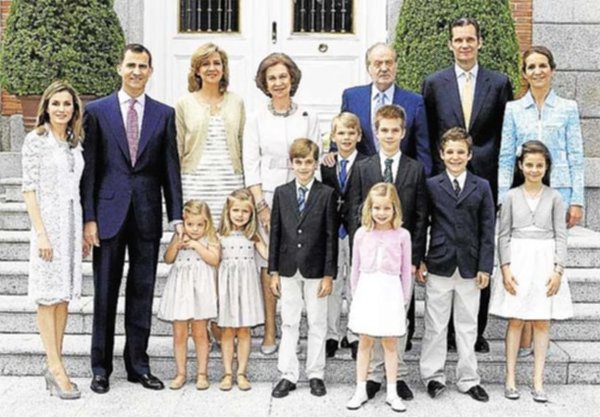 Resultado de imagen de la familia real de espana
