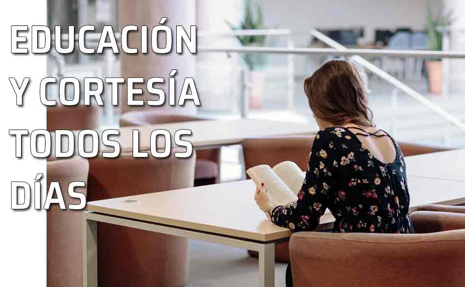 Mujer leyendo. Frases sobre la educación y la cortesía