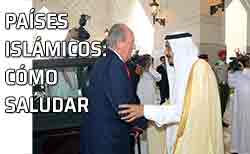 Juan Carlos I saluda al El rey príncipe Salman Bin Abdulaziz Al Saud