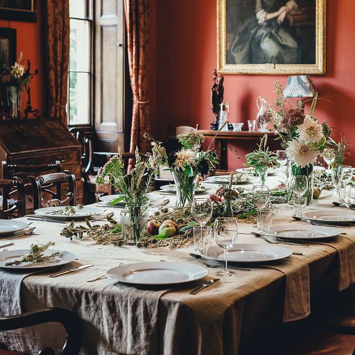 Mesa para invitados - Anfitriones
