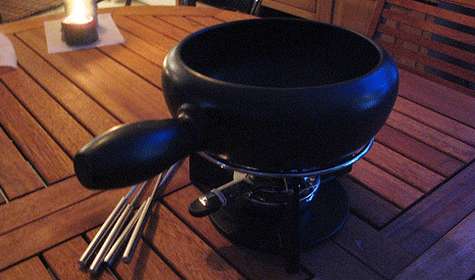 Fondue. Fondue y palillos.