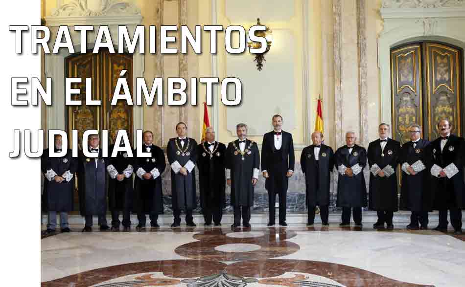 Su Majestad el Rey junto a la Sala de Gobierno del Tribunal Supremo