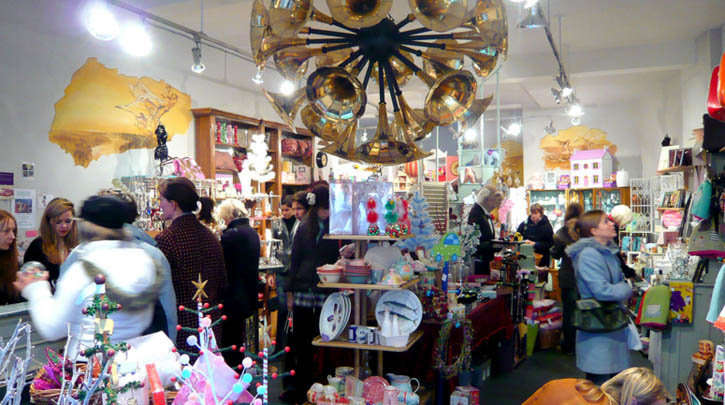 Compras de Navidad en un comercio