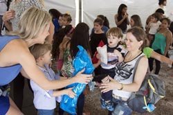 Es lo mismo la educación que el protocolo. Hablamos de buena educación