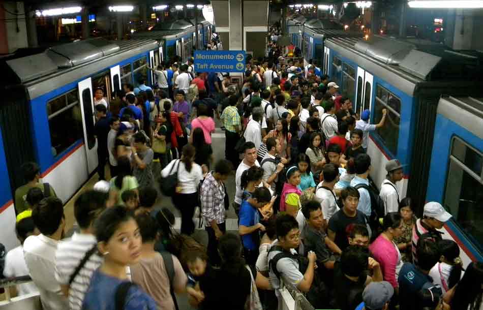 La comunicación no verbal y el espacio personal. Estación de metro