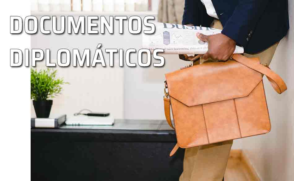 Cartera con documentos. Documentos diplomáticos