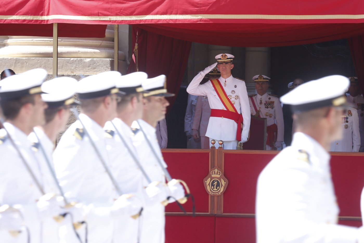 Su Majestad el Rey durante el desfile. Ceremonia entrega Reales Despachos