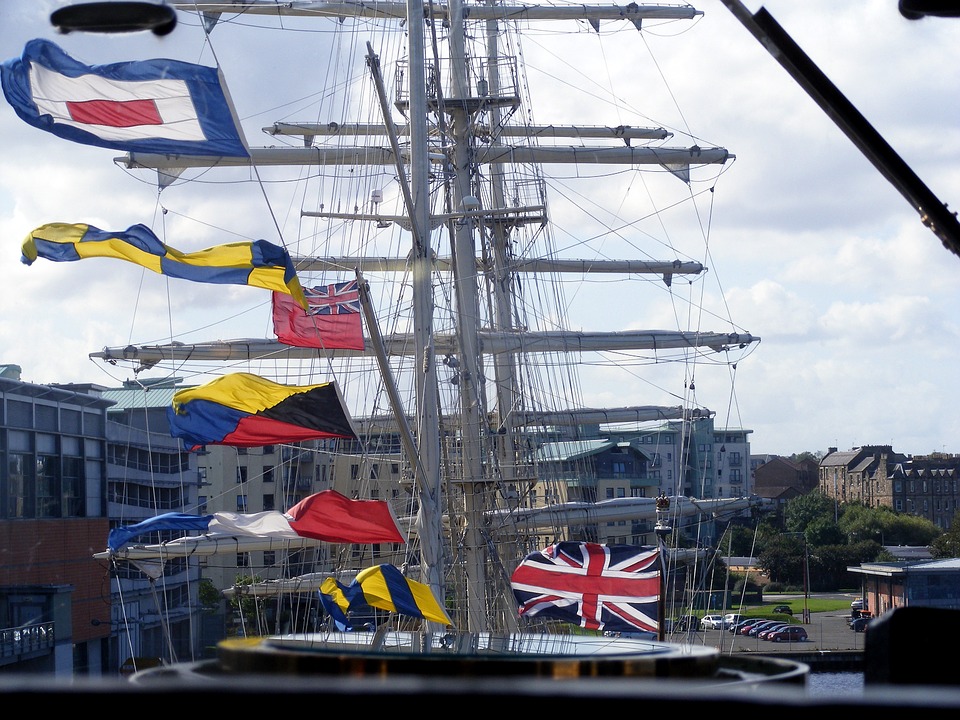 Engalanado de un barco - Vestir al barco con banderas