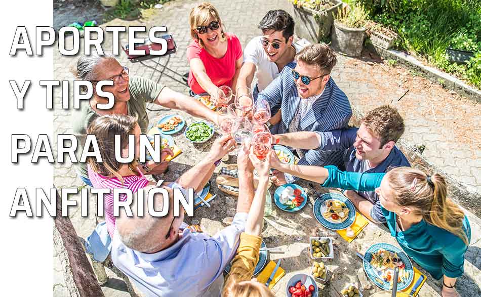 Amigos reunidos en torno a una mesa