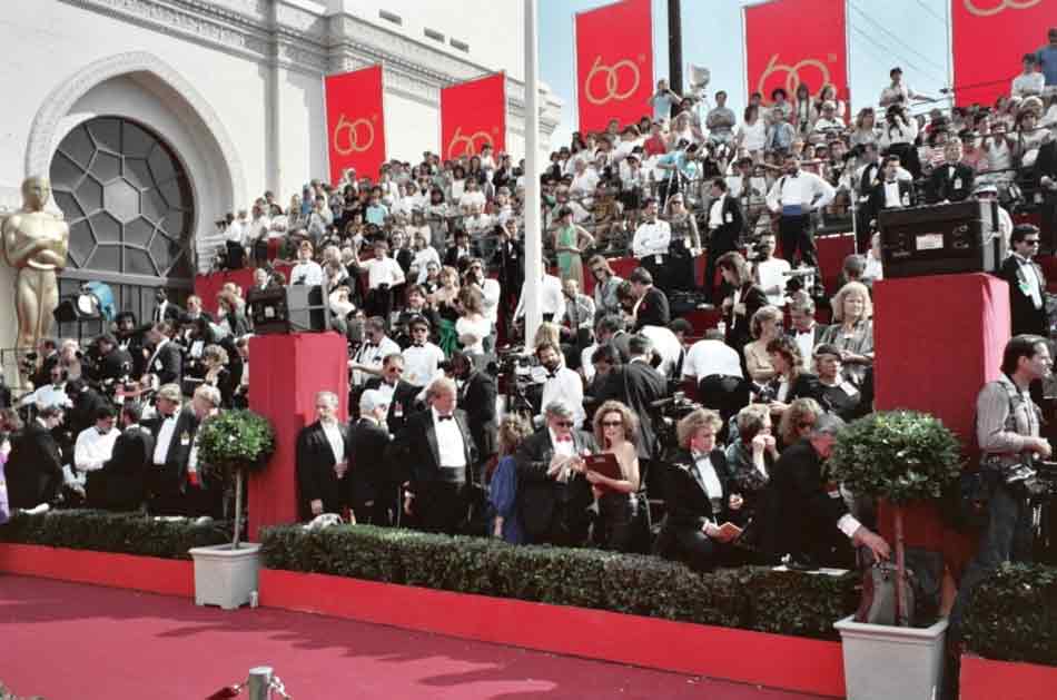 La organización de la gala de entrega de los premios de cine Oscar. Alfombre roja y prensa
