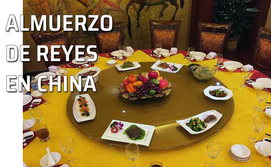 China. Mesa con comida preparada para los invitados