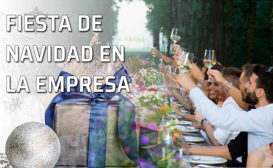 Amigos celebrando una fiesta de Navidad