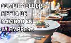 Comer y beber en la fiesta de Navidad de la empresa