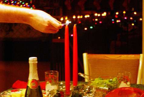 Mesa de Navidad con velas.